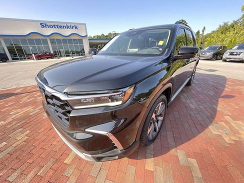 Used 2025 Honda Pilot Elite image 28