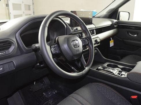 New 2026 Honda Pilot Sport image 2