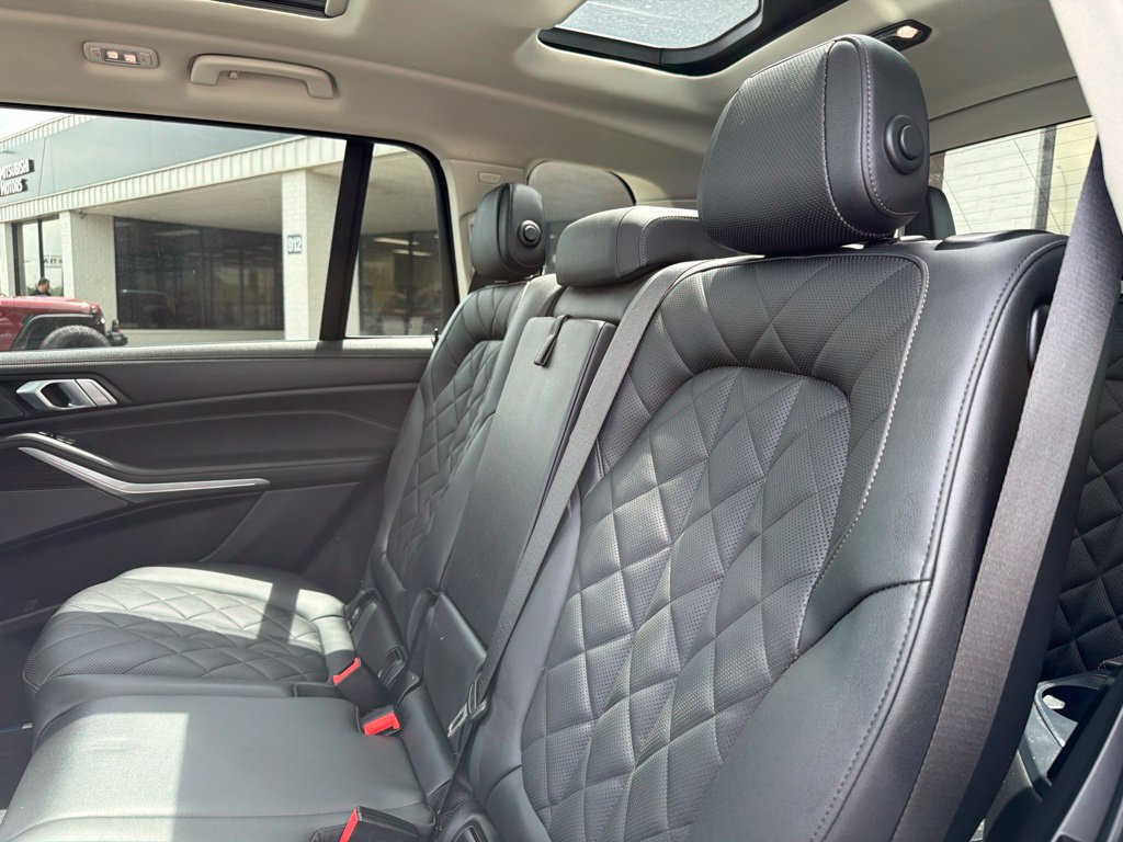 Used 2024 BMW X7 xDrive40i w/ Premium Package AWD/4WD image 29