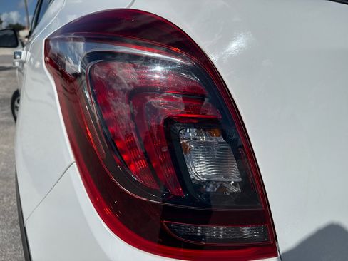 Used 2021 Buick Encore Preferred image 43