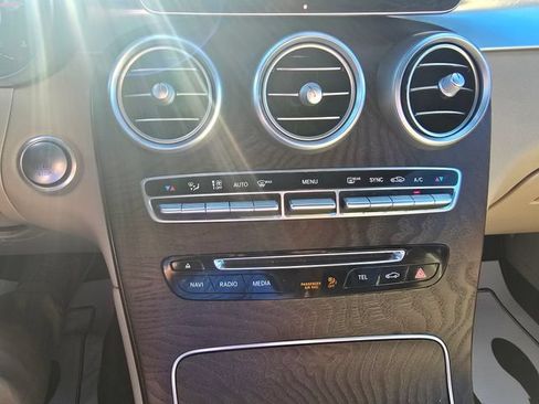 Used 2018 Mercedes-Benz GLC 300 4MATIC image 21