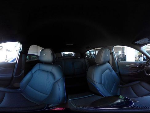 Used 2025 Buick Envista Sport Touring image 42