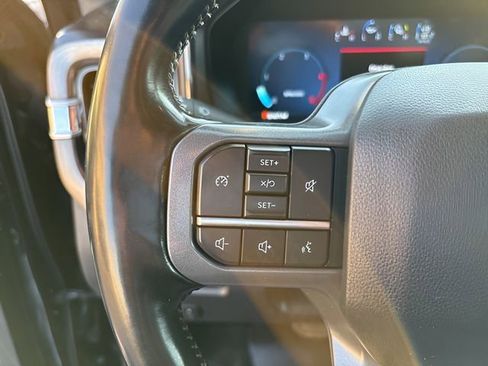 Used 2023 Ford F350 Lariat image 21