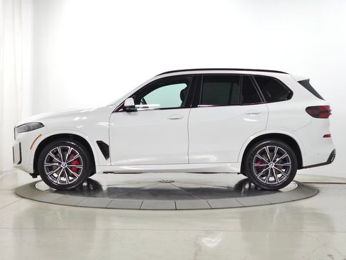 Used 2024 BMW X5 xDrive40i w/ M Sport Package AWD/4WD image 5