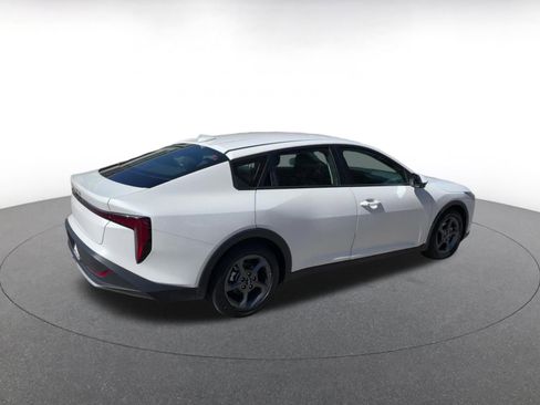 Used 2025 Kia K4 LXS FWD image 10