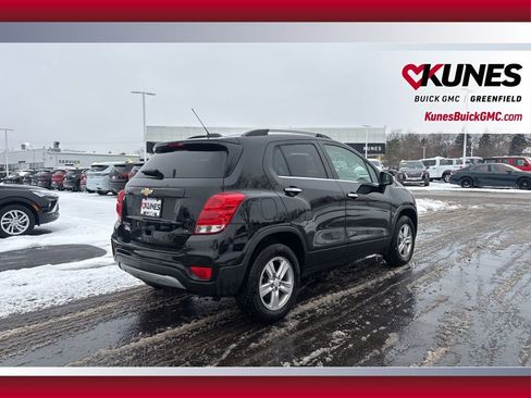Used 2019 Chevrolet Trax LT w/ LT Convenience Package image 5