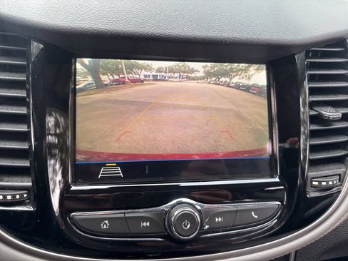 Used 2018 Chevrolet Trax LT w/ Driver Confidence Package FWD image 28