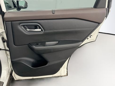 Used 2021 Nissan Rogue Platinum AWD/4WD image 33