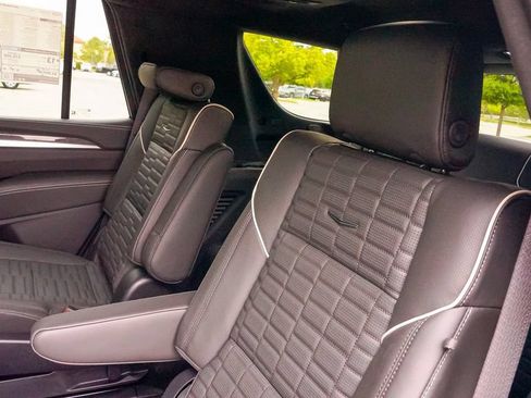 New 2026 Cadillac Escalade V AWD/4WD image 12