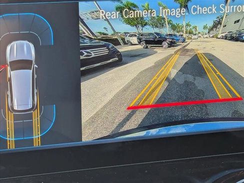 New 2025 Mercedes-Benz GLB 250 image 12