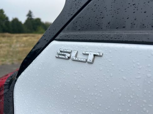 Used 2021 GMC Terrain SLT image 32