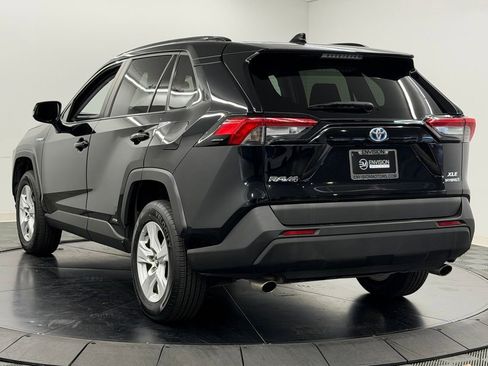 Used 2021 Toyota RAV4 XLE w/ Carpet Mat Package (TMS) AWD/4WD image 12