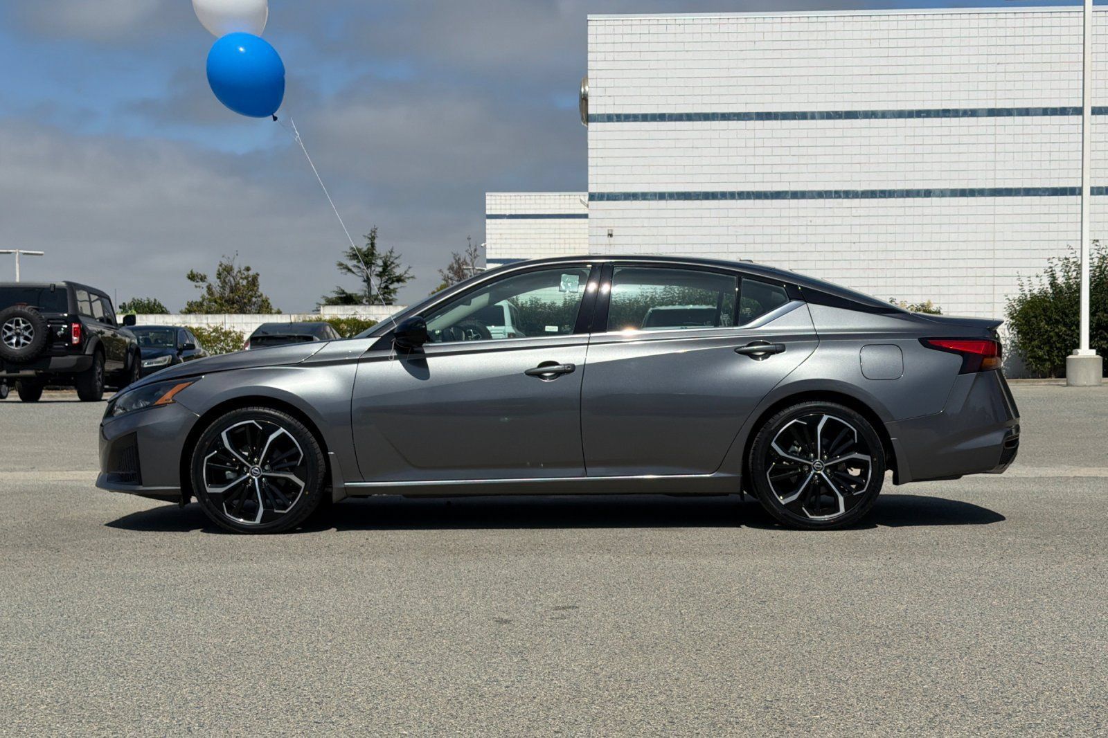Used 2023 Nissan Altima 2.5 SR w/ SR Premium Package FWD image 7