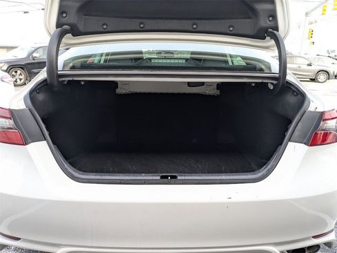 Used 2024 Toyota Camry SE image 32