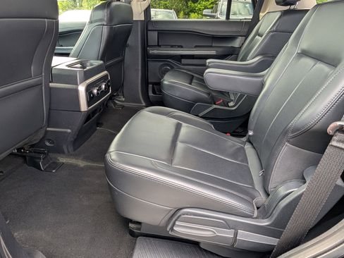 Used 2024 Ford Expedition XLT AWD/4WD image 13