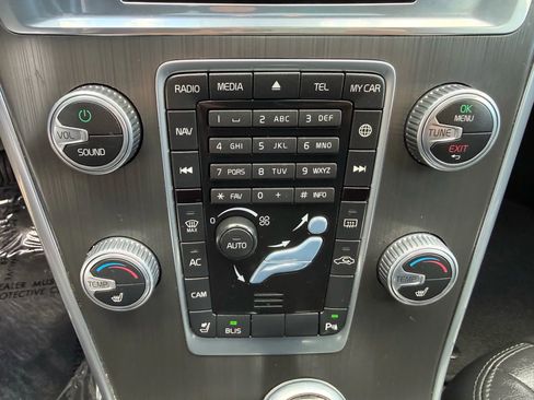 Used 2016 Volvo XC60 T5 Premier w/ Proximity Package image 20