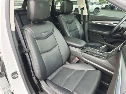 Used 2018 Cadillac XT5 Luxury w/ Driver Awareness Package AWD/4WD image 17