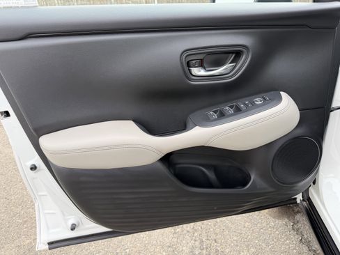 Used 2023 Honda HR-V EX-L image 12