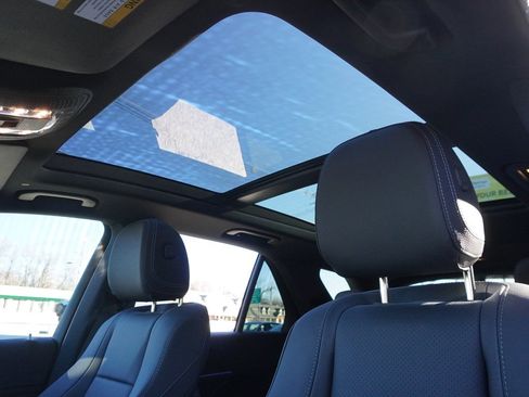 Used 2025 Mercedes-Benz GLE 450e GLE 450e image 24