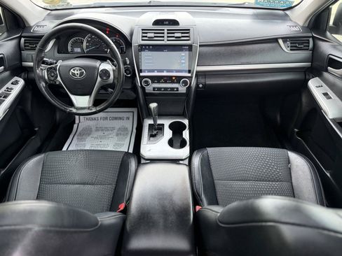 Used 2014 Toyota Camry SE w/ Moonroof Package FWD image 14