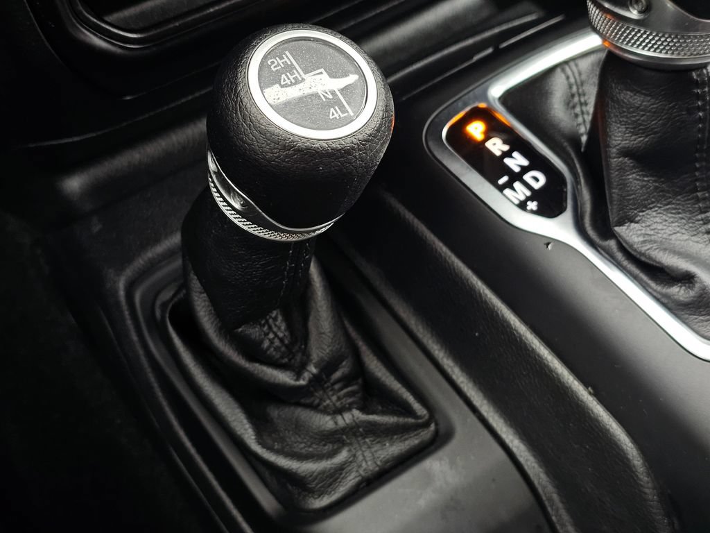 Used 2021 Jeep Wrangler Unlimited Sport AWD/4WD image 33