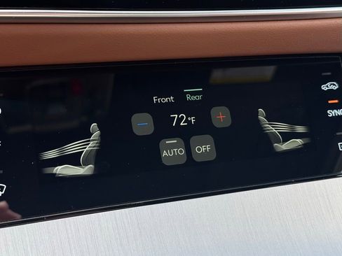 New 2026 Genesis GV70 2.5T Advanced image 36