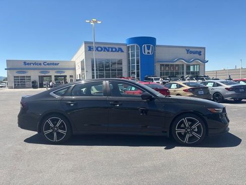 Used 2024 Honda Accord Sport image 2