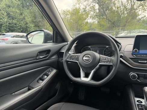 Used 2026 Nissan Altima 2.5 SV FWD image 34