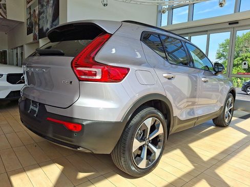 Certified 2026 Volvo XC40 B5 Core w/ Climate Package AWD/4WD image 4