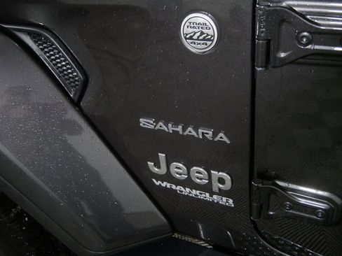 Used 2021 Jeep Wrangler Unlimited Sahara w/ Uconnect 4C Nav & Sound Group image 16