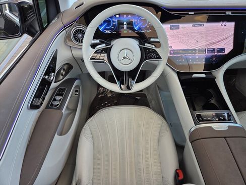 Certified 2023 Mercedes-Benz EQS 580 4MATIC SUV image 16