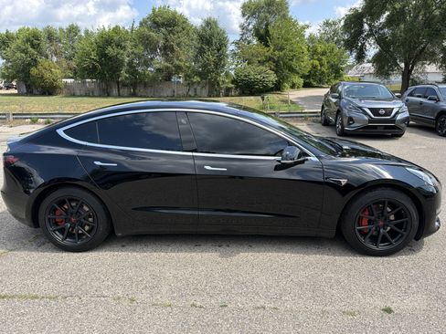 Used 2019 Tesla Model 3 Standard Range Plus RWD image 2