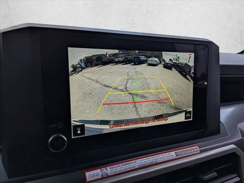 Certified 2025 Toyota Tacoma SR5 AWD/4WD image 13