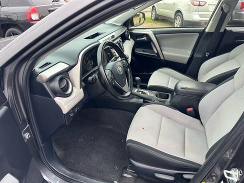 Used 2018 Toyota RAV4 XLE w/ Carpet Mat Package image 13