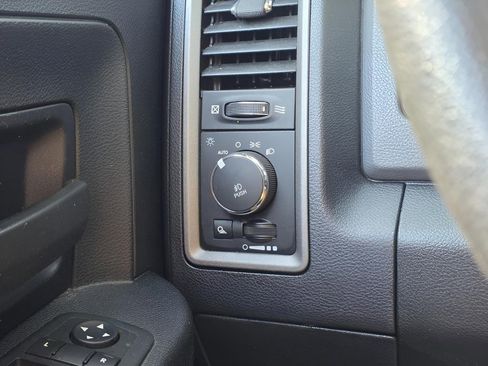 Used 2018 RAM 1500 Express w/ Express Value Package image 17