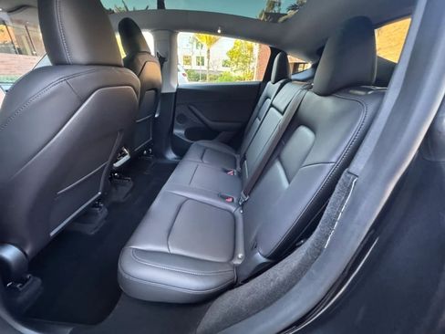 Used 2024 Tesla Model Y Long Range AWD/4WD image 13