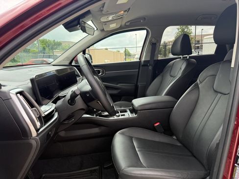 Used 2024 Kia Sorento S FWD image 16