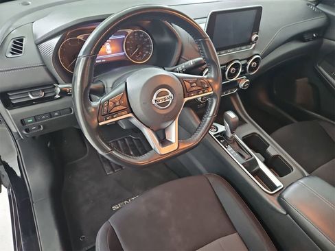 Used 2021 Nissan Sentra SV image 2
