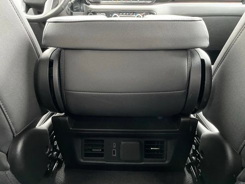 Used 2025 GMC Sierra 1500 SLT AWD/4WD image 28