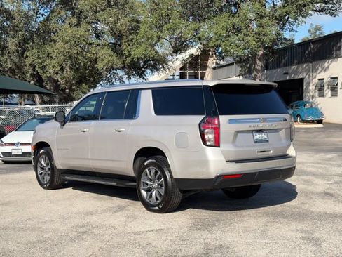 Used 2023 Chevrolet Suburban LT RWD image 5