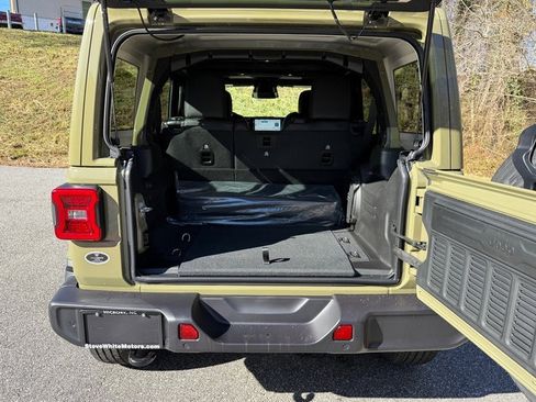 New 2026 Jeep Wrangler Unlimited Sahara AWD/4WD image 16