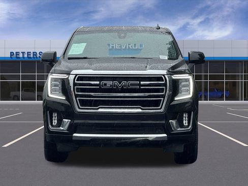 Certified 2022 GMC Yukon SLT w/ SLT Premium Package AWD/4WD image 9