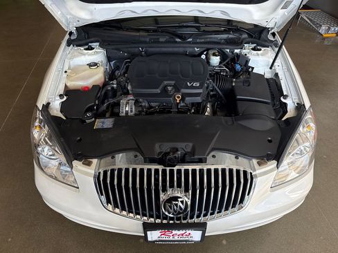 Used 2011 Buick Lucerne CXL image 60