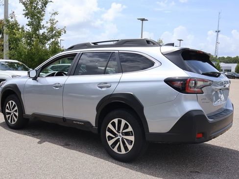 Used 2025 Subaru Outback Premium AWD/4WD image 5