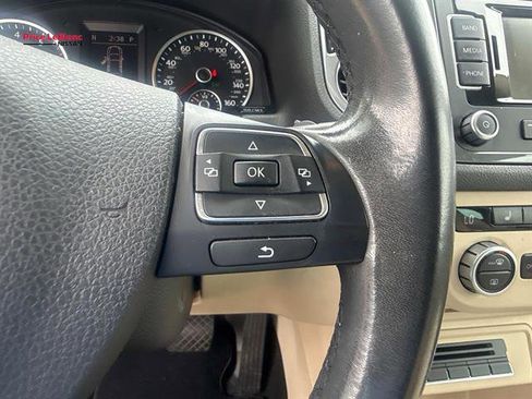 Used 2014 Volkswagen Tiguan SEL FWD image 23