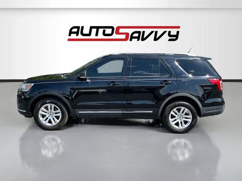 Used 2019 Ford Explorer XLT w/ Equipment Group 202A AWD/4WD image 4
