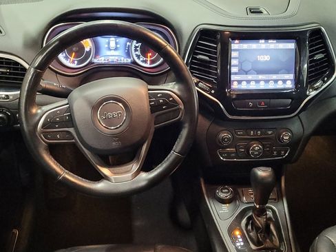 Used 2019 Jeep Cherokee Limited image 22