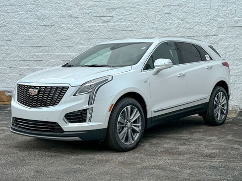 New 2025 Cadillac XT5 Premium Luxury w/ LPO, Floor Liner Package image 3