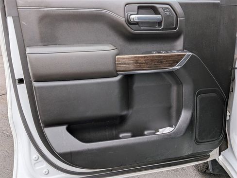 Used 2022 GMC Sierra 1500 SLE image 9