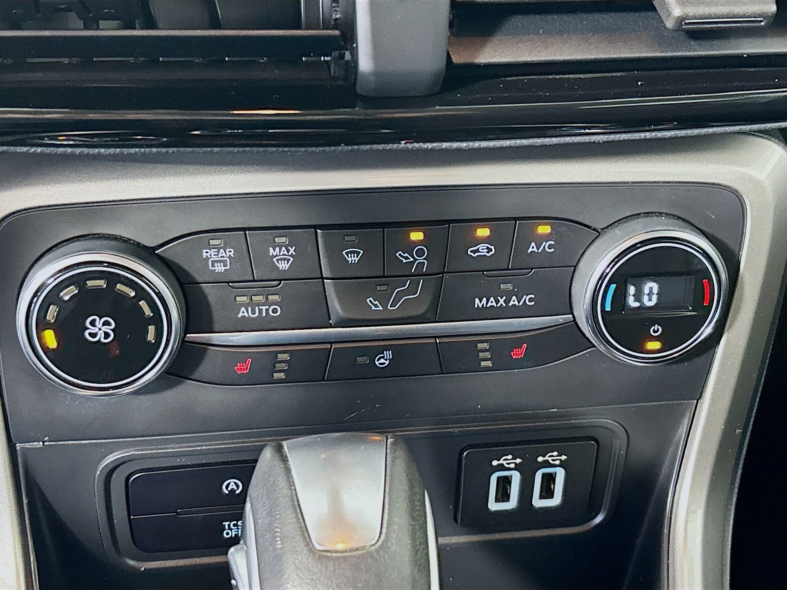 Used 2019 Ford EcoSport Titanium FWD image 16